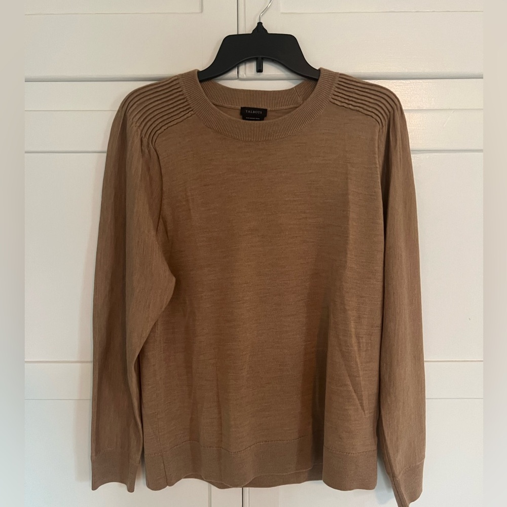like new, washable wool sweater
